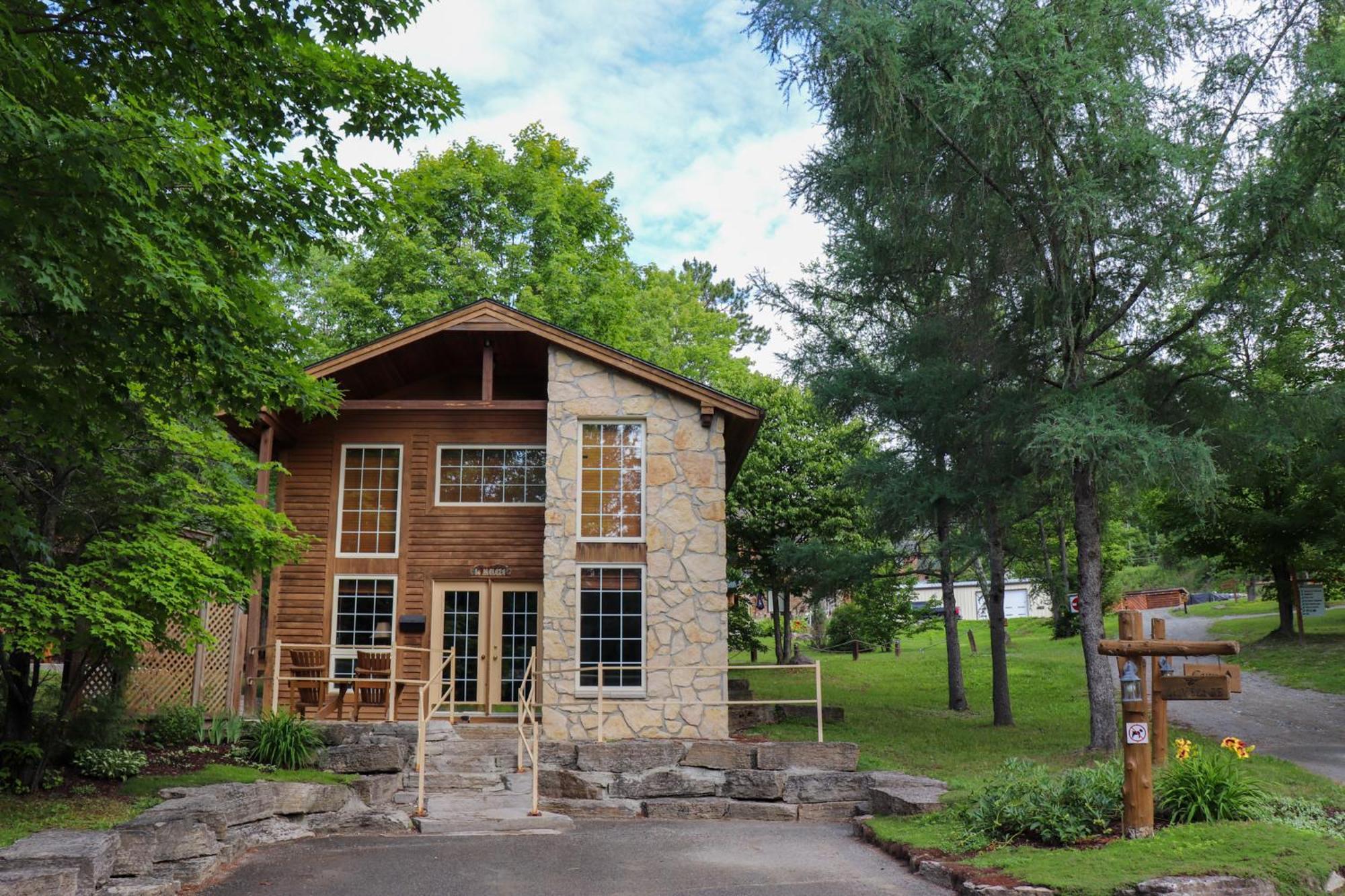 La Bannik Villa Ville-Marie Exterior photo